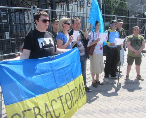 Акція Фрі Сенцов під посольством РФ в Києві - фото 11